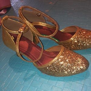 Gold sparkle kitten heels
